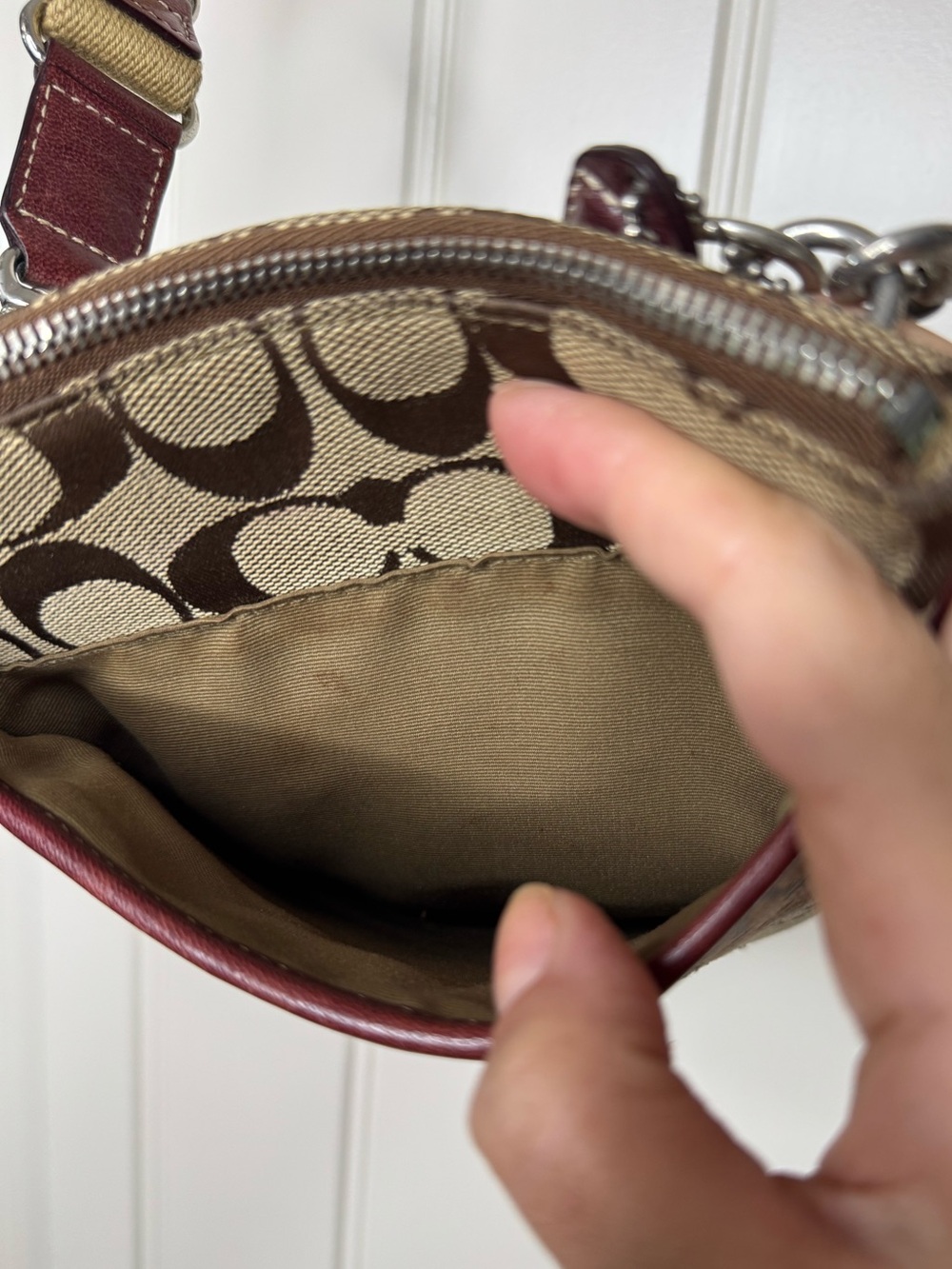 COACH 🎆 Signature Suede, Leather Crossbody Bag, Tan & Burgundy, Monogrammed Logo - Picture 3 of 16